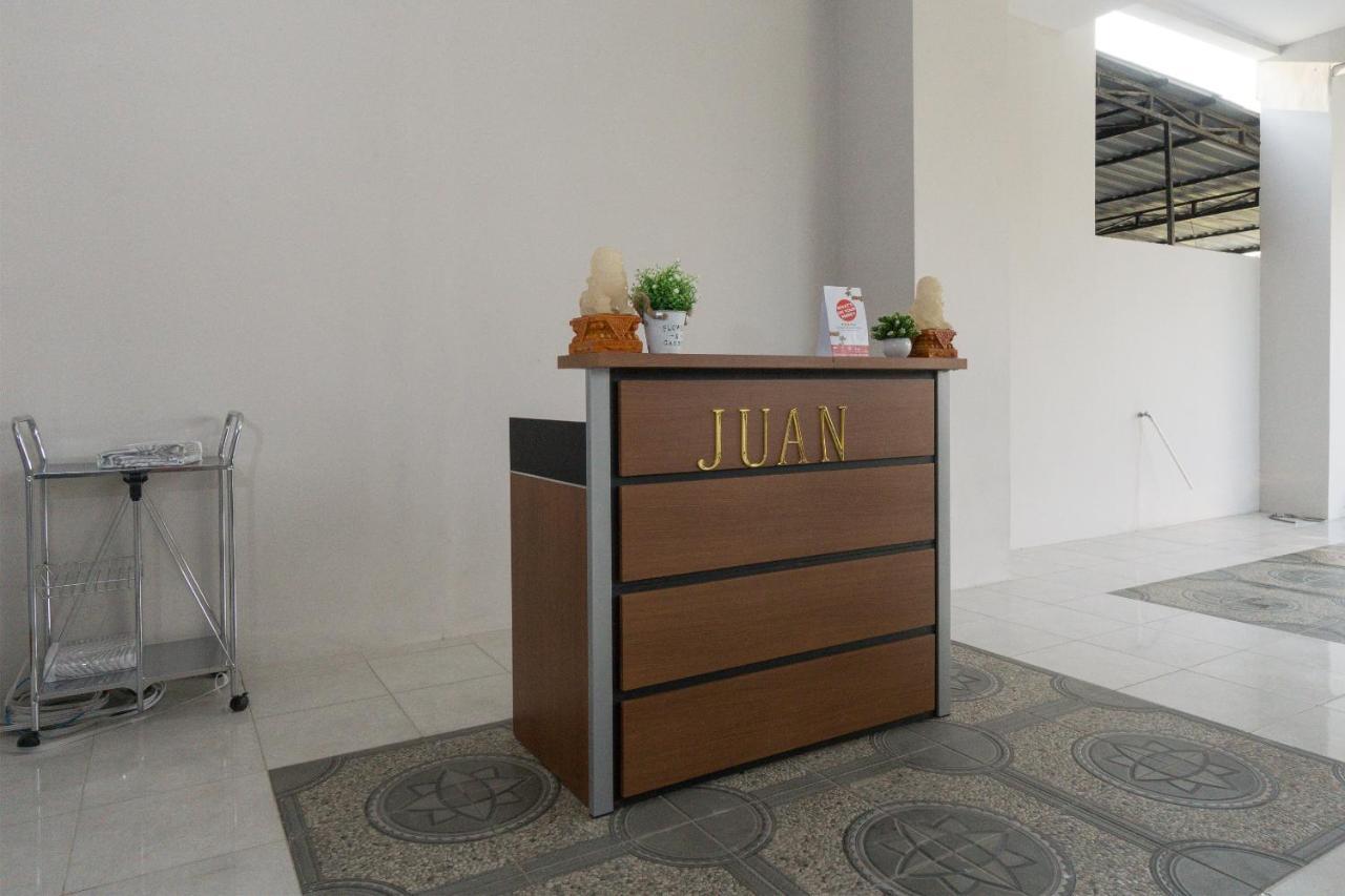 Oyo 1542 Yessy Mansion Otel Ngabean Dış mekan fotoğraf